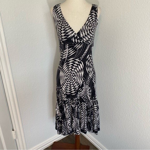 Karen Kane Sundress Midi V Neck Tier Ruffle Black White Abstract Design Size XS - Picture 1 of 7